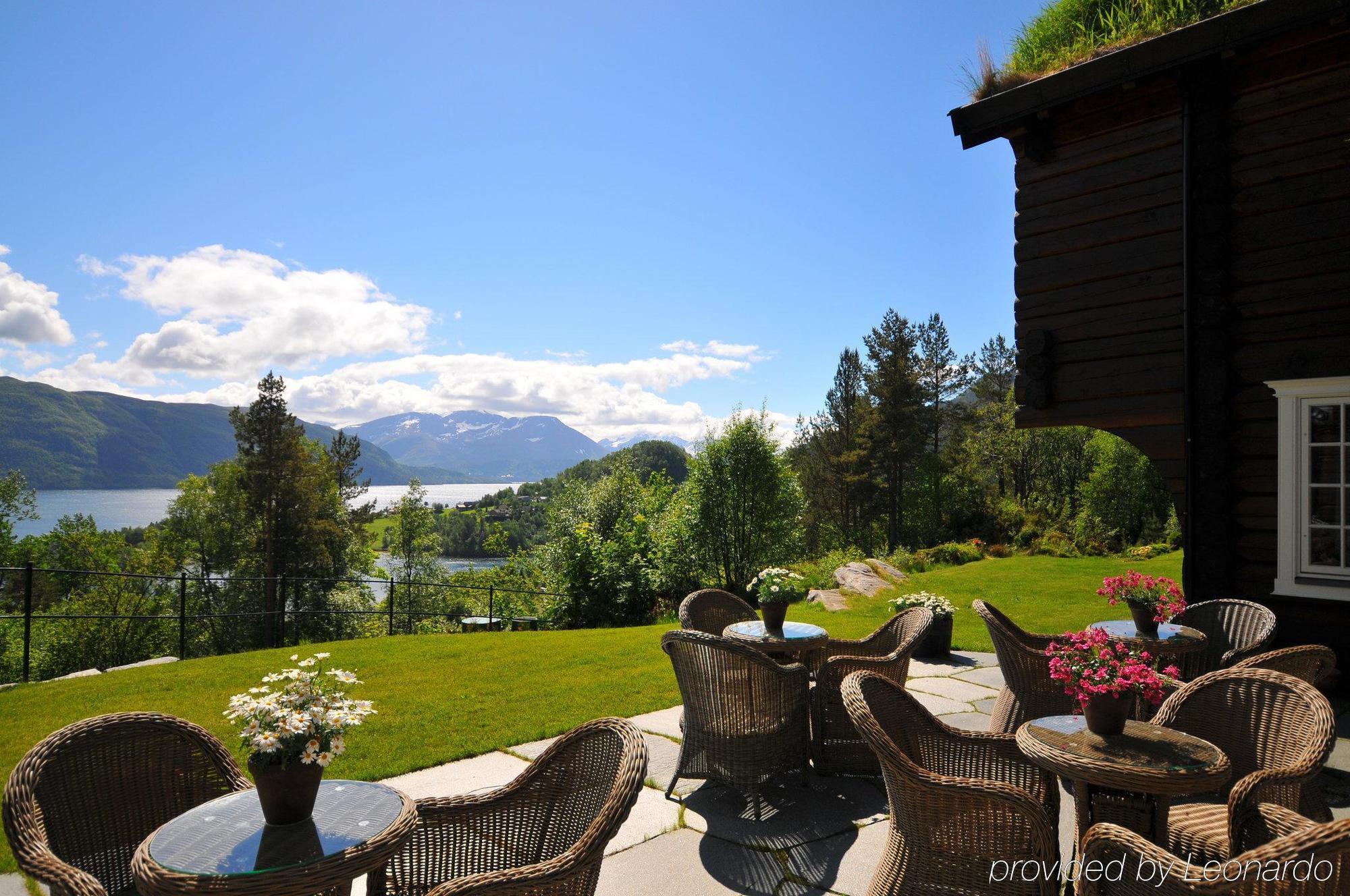 Storfjord Hotel Skodje Exteriör bild