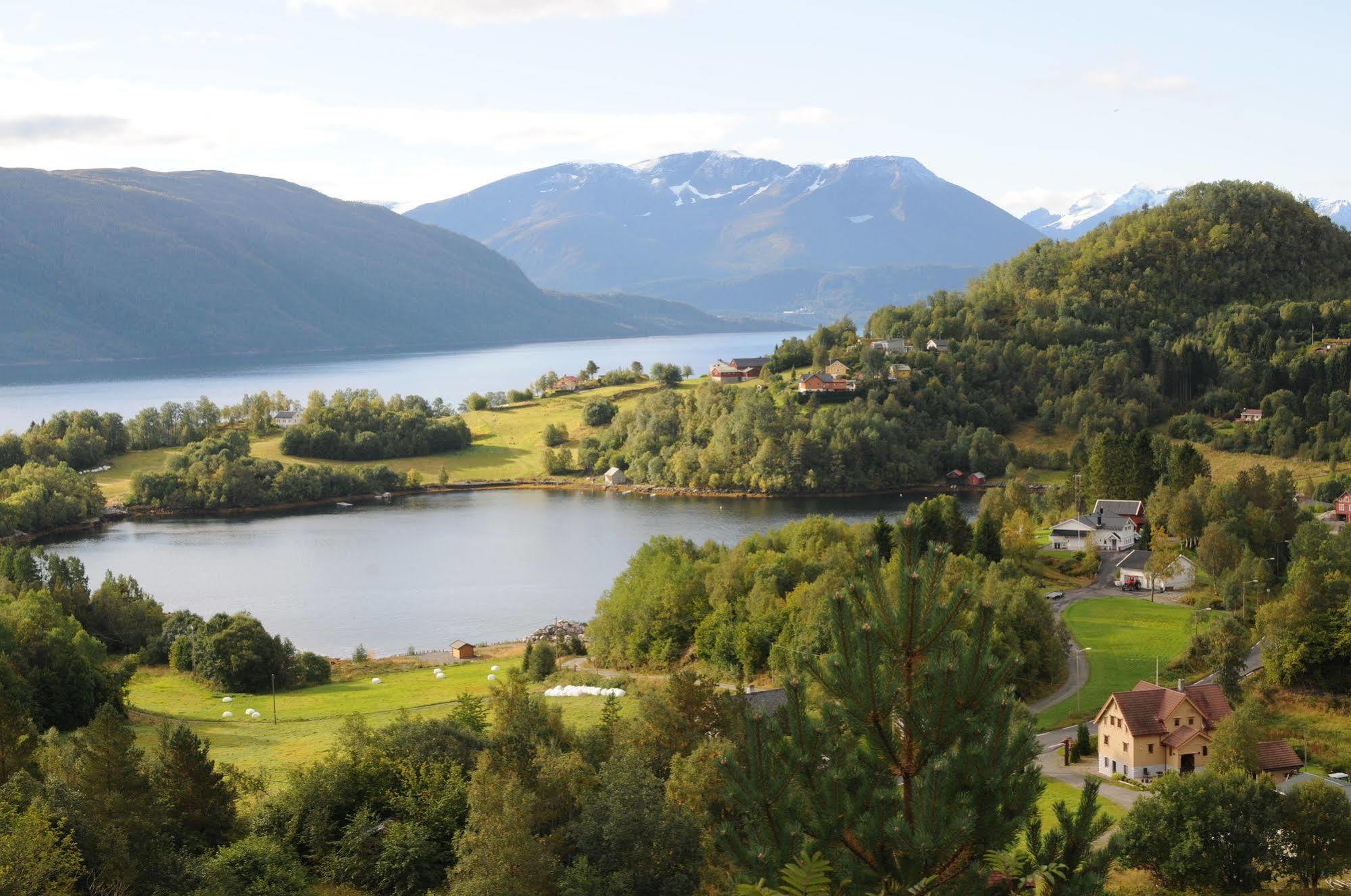 Storfjord Hotel Skodje Exteriör bild